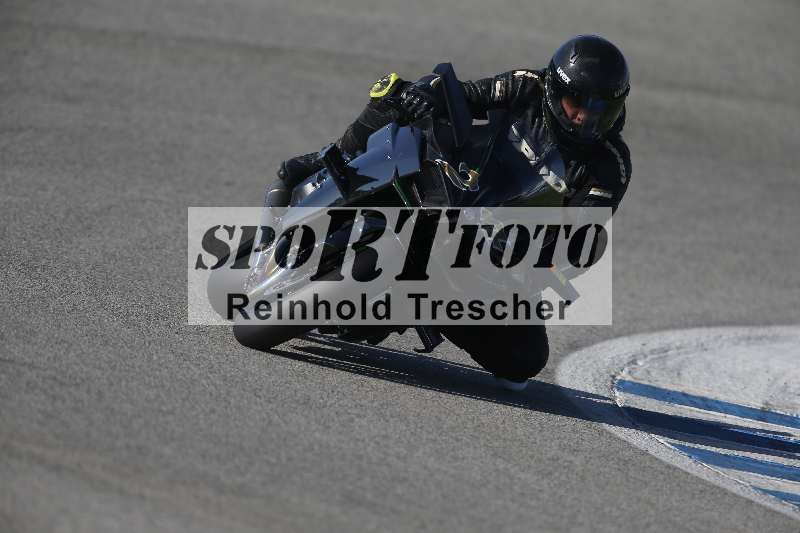 /Archiv-2024/02 29.01.-02.02.2024 Moto Center Thun Jerez/Gruppe schwarz-black/24